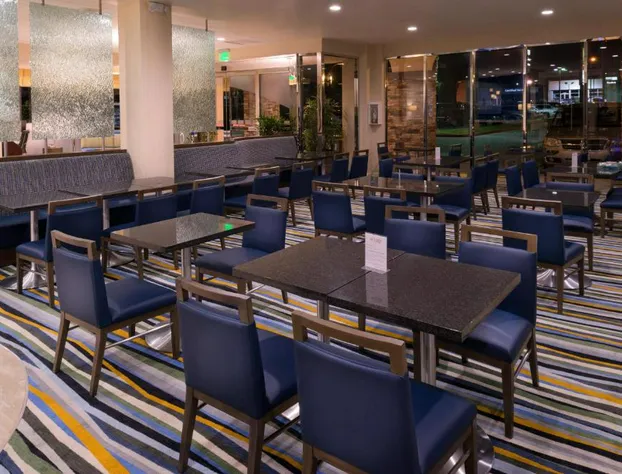Holiday Inn Express & Suites Pasadena - Los Angeles by IHG hotel detail image 3