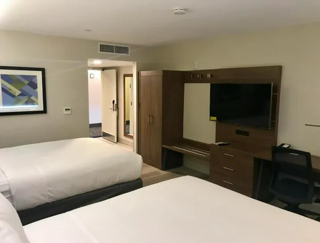 Holiday Inn Express & Suites Pasadena - Los Angeles by IHG hotel detail image 4