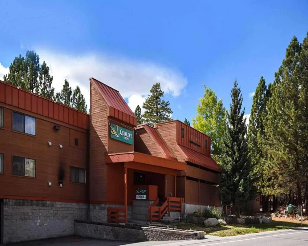 Quality Inn Near Mammoth Mountain Ski Resort hotel hero