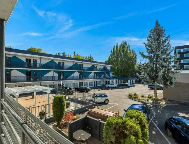 Eastside Lodge hotel detail image 2