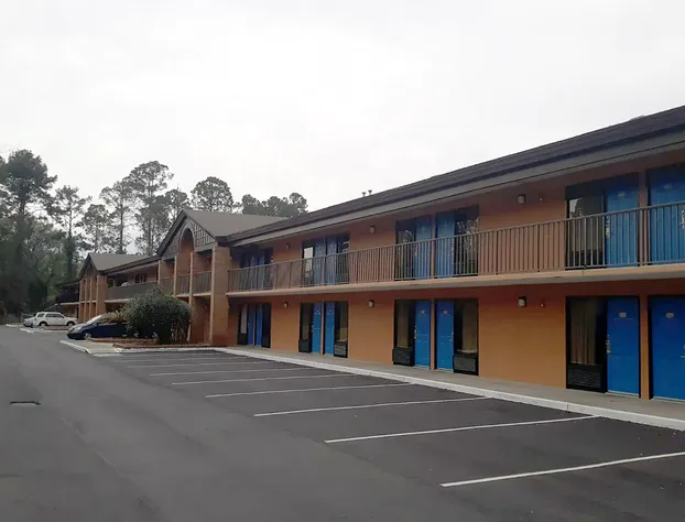 Super Value Inn hotel detail image 1