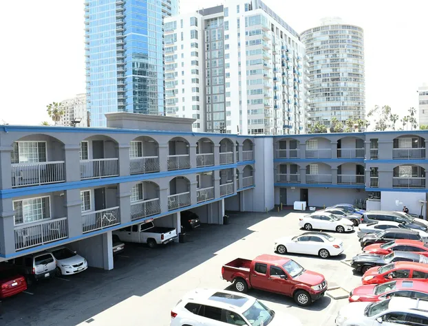 Travelodge by Wyndham Long Beach Convention Center hotel detail image 3