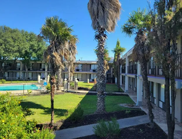 Knights Inn San Antonio near Frost Bank Center hotel detail image 2