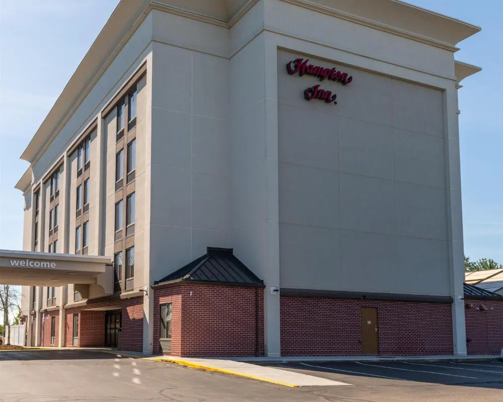 Hampton Inn Portsmouth Central hotel hero