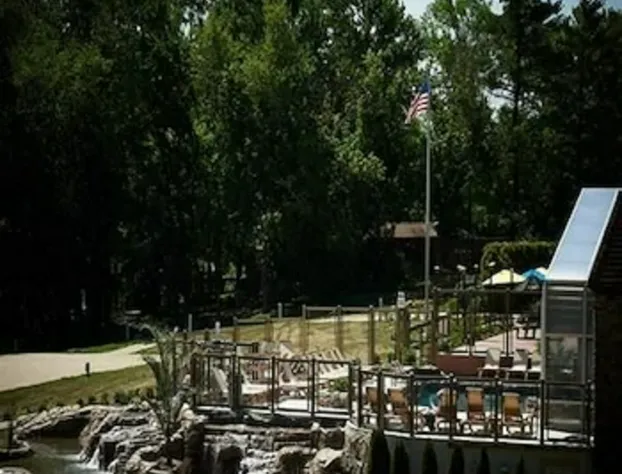 Fourwinds Lakeside Inn & Marina hotel detail image 3