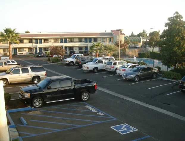 Studio 6 Bakersfield, CA - South hotel detail image 1