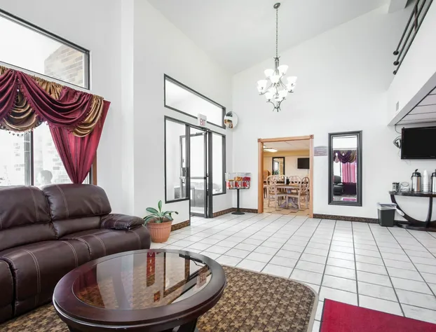 Econo Lodge Kansas City Downtown North hotel detail image 4