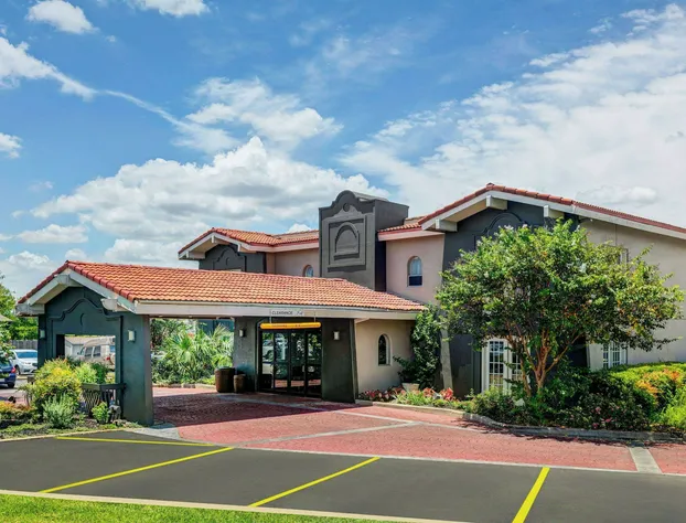 Baymont by Wyndham Austin University Area hotel detail image 1