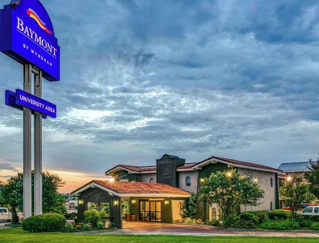 Baymont by Wyndham Austin University Area hotel detail image 2