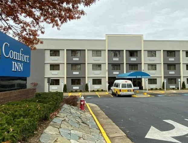 Comfort Inn Herndon - Reston hotel detail image 1