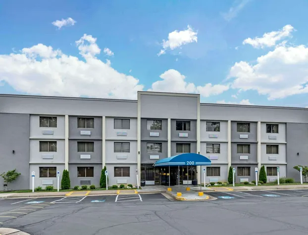 Comfort Inn Herndon - Reston hotel detail image 1