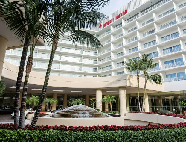 The Beverly Hilton hotel detail image 2