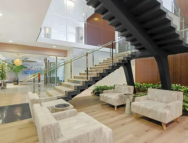 The Beverly Hilton hotel detail image 4