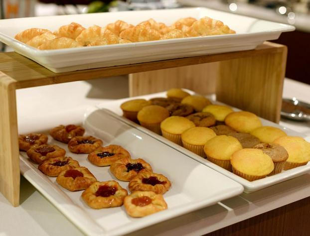 Crowne Plaza JFK Airport New York City an IHG Hotel hotel detail image 3