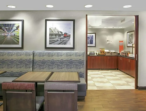 Hampton Inn By Hilton Chicago Elgin / I-90 hotel detail image 1