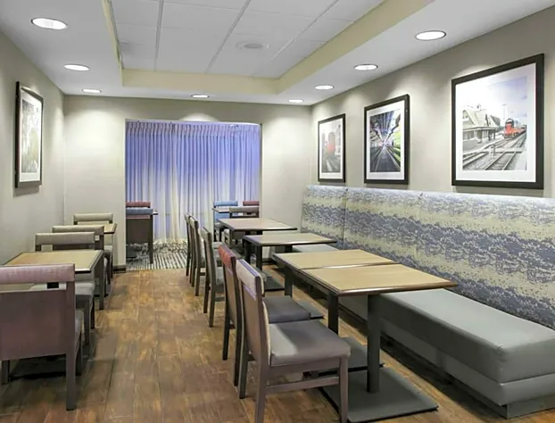 Hampton Inn By Hilton Chicago Elgin / I-90 hotel detail image 3