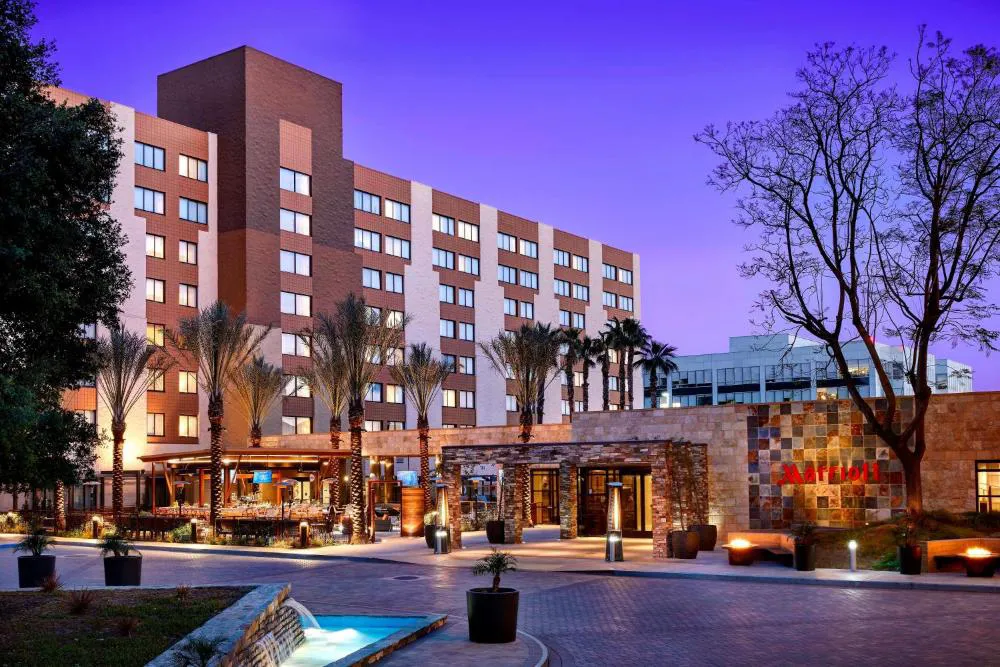 Los Angeles Marriott Burbank Airport hotel hero