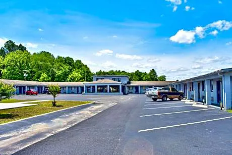 Rodeway Inn hotel hero