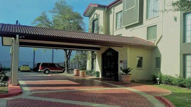 Red Roof Inn & Suites Houston - Hobby Airport hotel detail image 1