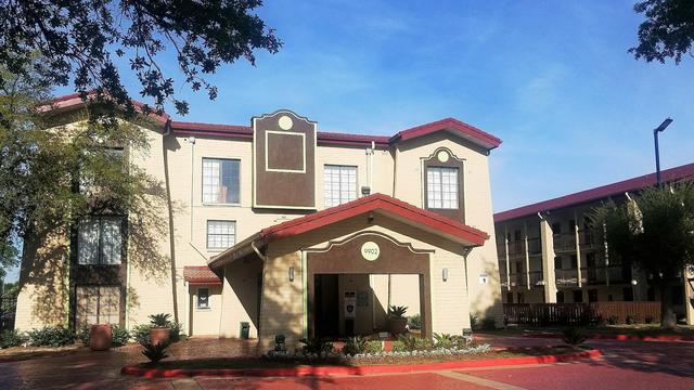 Red Roof Inn & Suites Houston - Hobby Airport hotel detail image 3