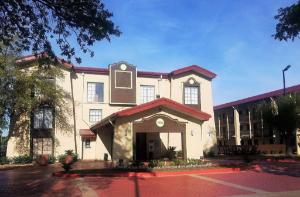 Red Roof Inn & Suites Houston - Hobby Airport hotel detail image 1