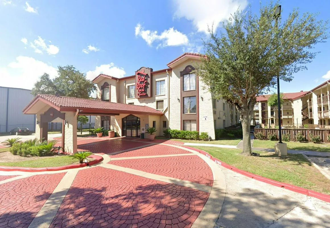 Red Roof Inn & Suites Houston - Hobby Airport hotel hero