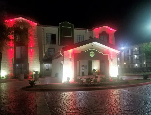 Red Roof Inn & Suites Houston - Hobby Airport hotel detail image 2