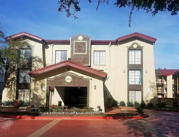 Red Roof Inn & Suites Houston - Hobby Airport hotel detail image 4