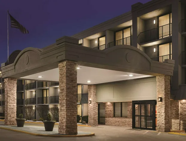 Country Inn & Suites by Radisson, Erlanger - Cincinnati South hotel detail image 1