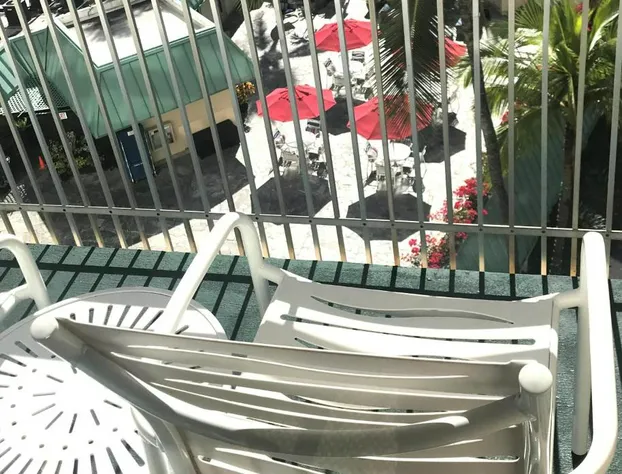 Ramada Plaza by Wyndham Waikiki hotel detail image 4