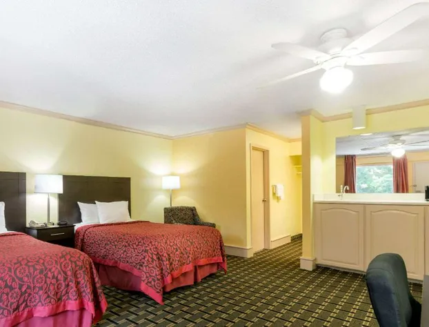 Days Inn by Wyndham Savannah Airport hotel detail image 4