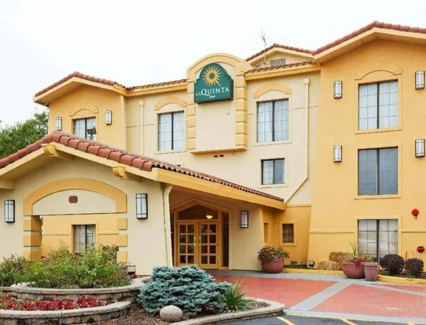 La Quinta Inn by Wyndham Chicago O'Hare Airport hotel detail image 1