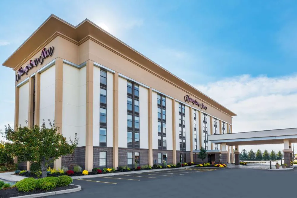 Hampton Inn Buffalo-Airport / Galleria Mall hotel hero