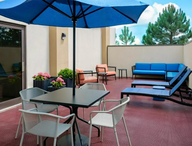 Hampton Inn Buffalo-Airport / Galleria Mall hotel detail image 1