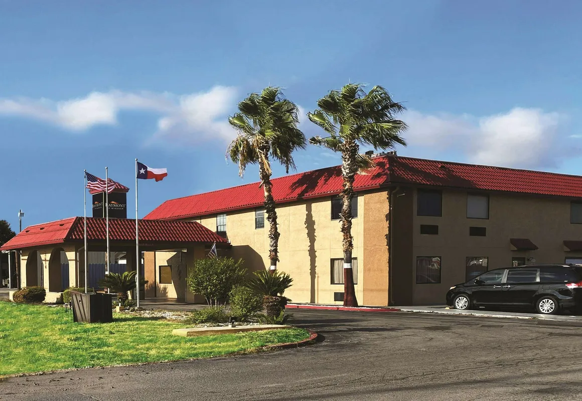 Baymont by Wyndham Del Rio hotel hero