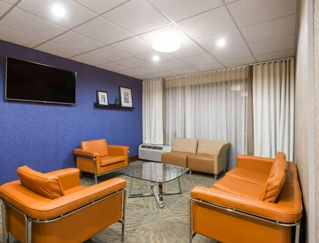 Wingate by Wyndham Springfield hotel detail image 2