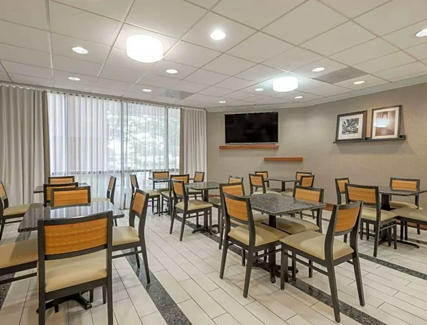 Wingate by Wyndham Springfield hotel detail image 4