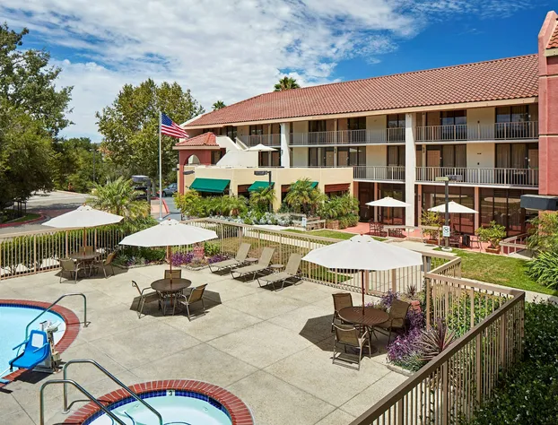 La Quinta Inn & Suites by Wyndham Thousand Oaks-Newbury Park hotel detail image 3