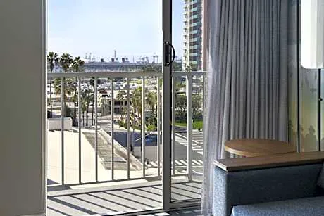 Courtyard by Marriott Long Beach Downtown hotel detail image 3