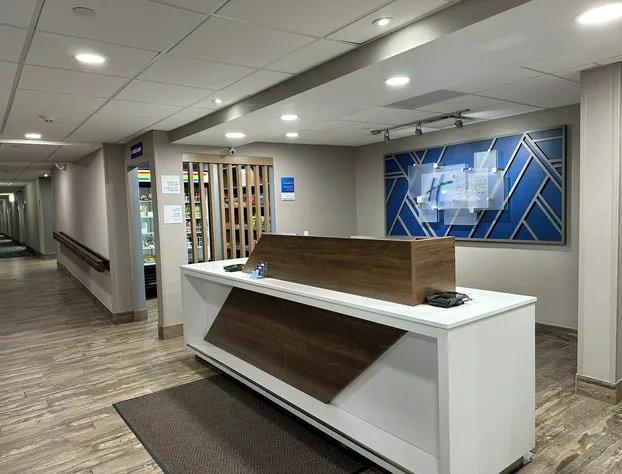 Holiday Inn Express & Suites Eden Prairie – Minneapolis by IHG hotel detail image 3