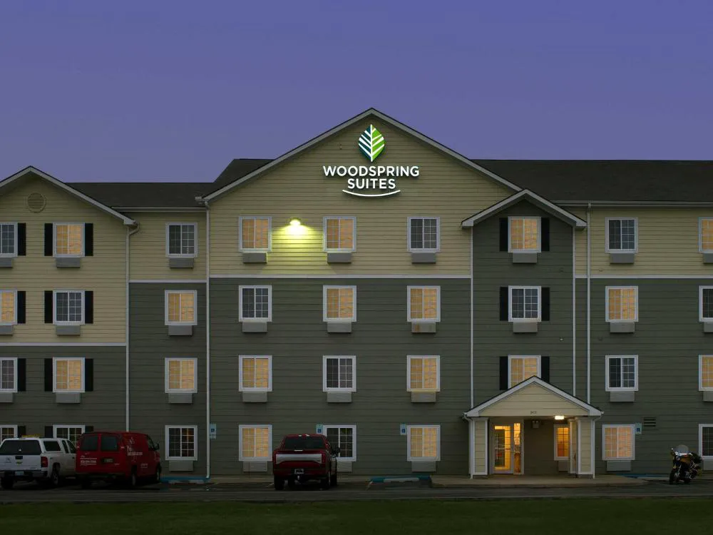 WoodSpring Suites Tulsa hotel hero