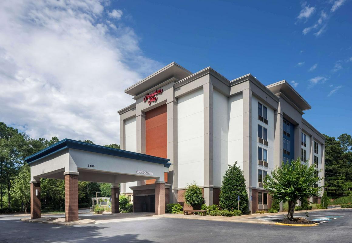 Hampton Inn Atlanta-Northlake hotel hero