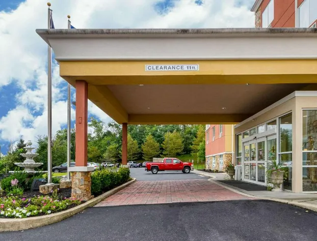 Comfort Suites Near Gettysburg Battlefield Visitor Center hotel detail image 3