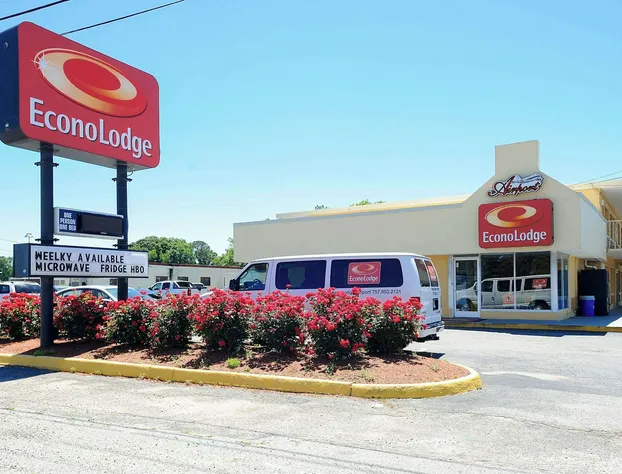 Econo Lodge Norfolk Airport hotel detail image 4