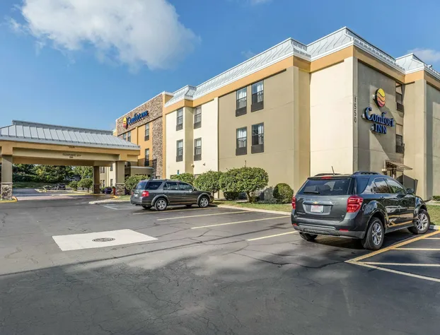 Comfort Inn Wings Stadium hotel detail image 3