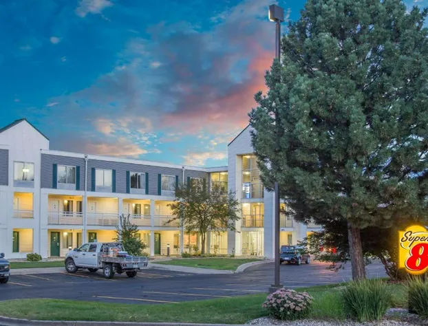 Super 8 by Wyndham Madison East hotel detail image 3