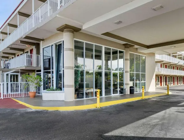 Rodeway Inn Clearwater - Largo hotel detail image 1