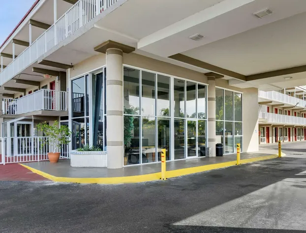 Rodeway Inn Clearwater - Largo hotel detail image 2