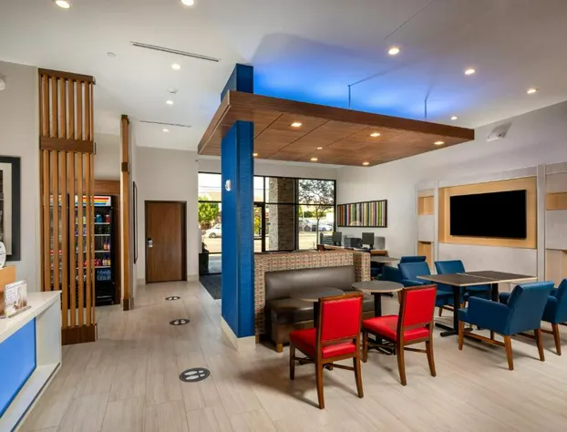 Holiday Inn Express & Suites Chatsworth by IHG hotel detail image 2