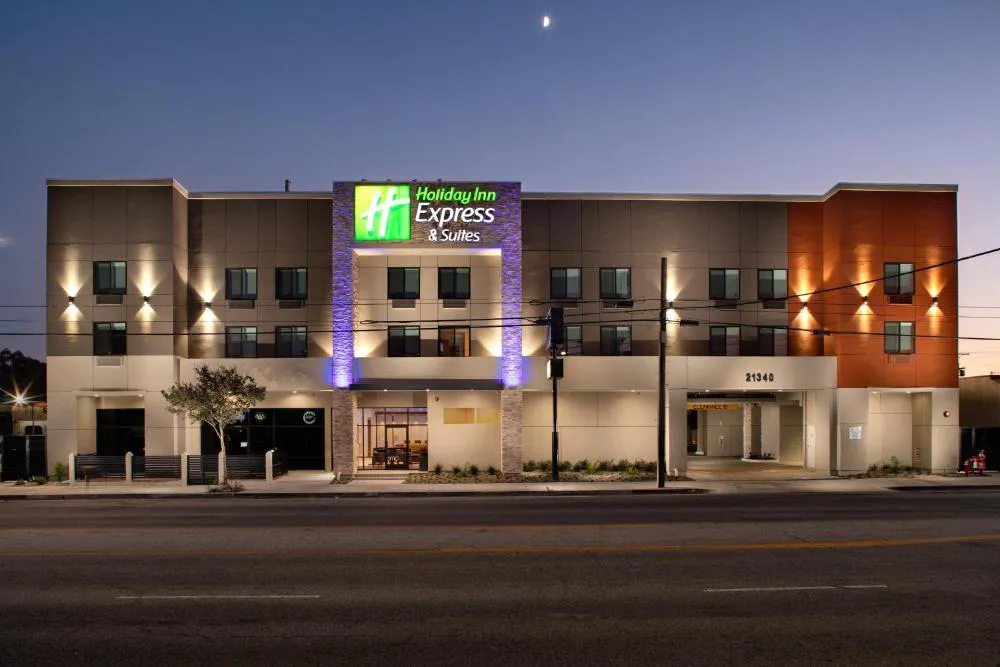 Holiday Inn Express & Suites Chatsworth by IHG hotel hero